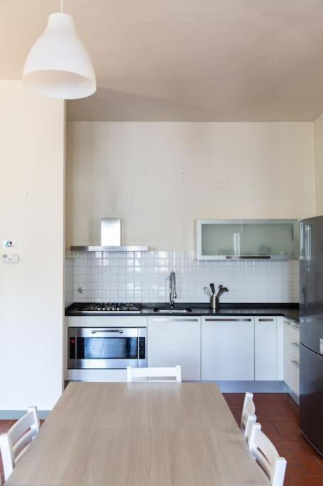 Cozy Apartment With A Strategic Position Флоренция Экстерьер фото